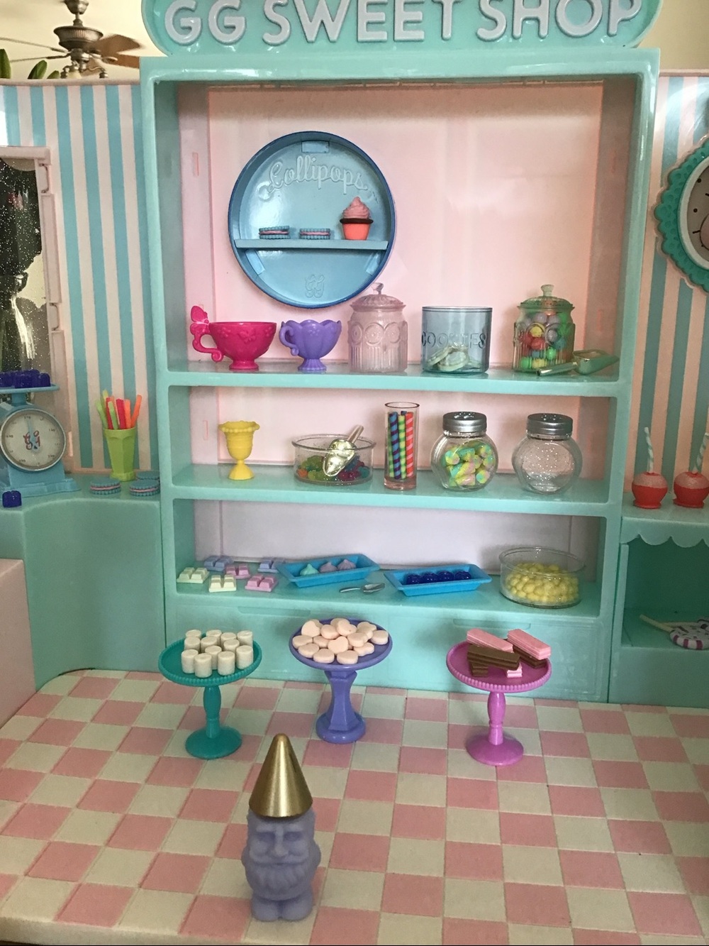 Glitter Girls Sweet Shop Playset - Picture 11 of 16